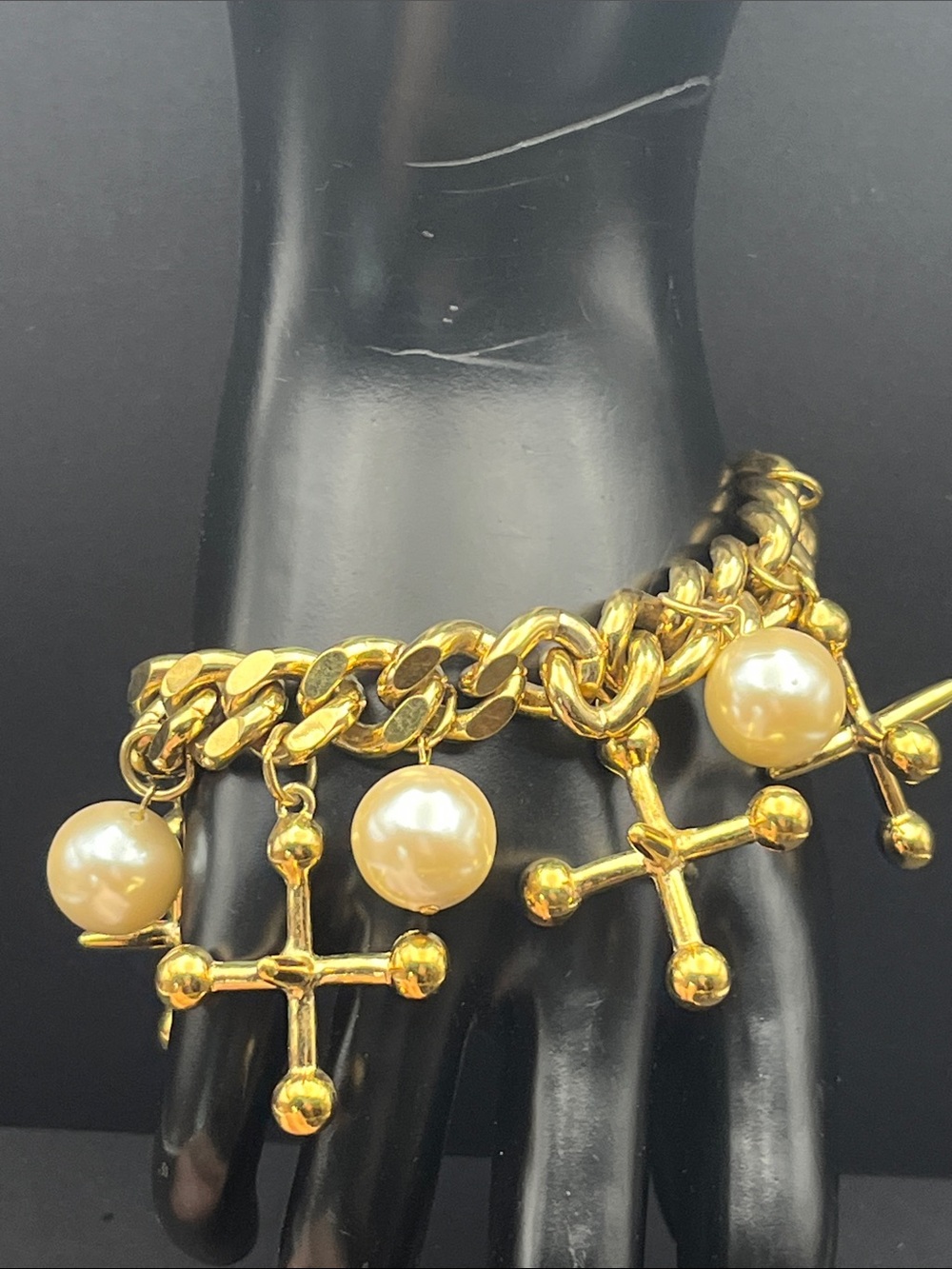 Kirks Folly chunky gold tone Jax bracelet faux pearls